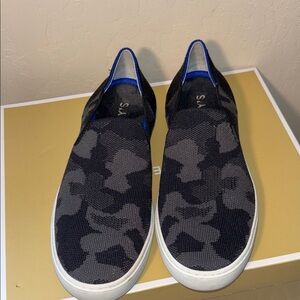 Rothy’s Sleek Black and Blue women's Slip-On Shoes size 8